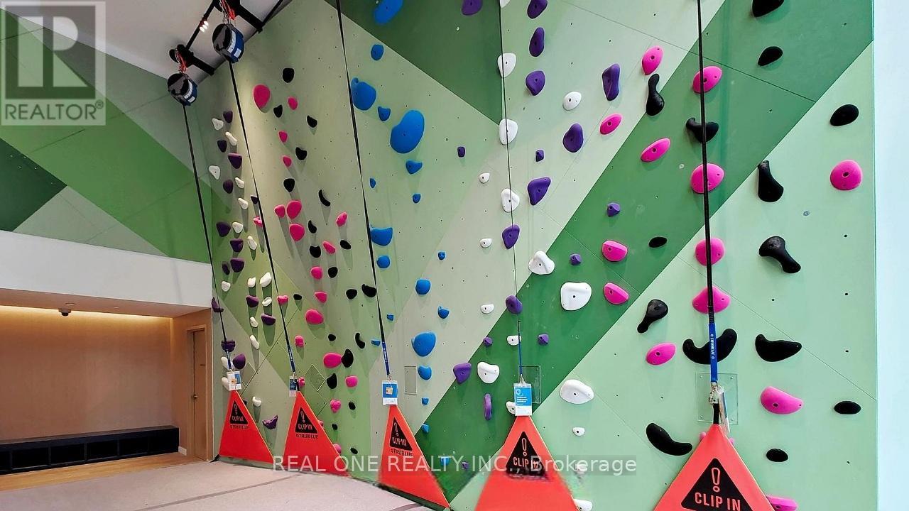 904 - 395 Square One Drive, Mississauga, Ontario  L5B 0P6 - Photo 24 - W12726594