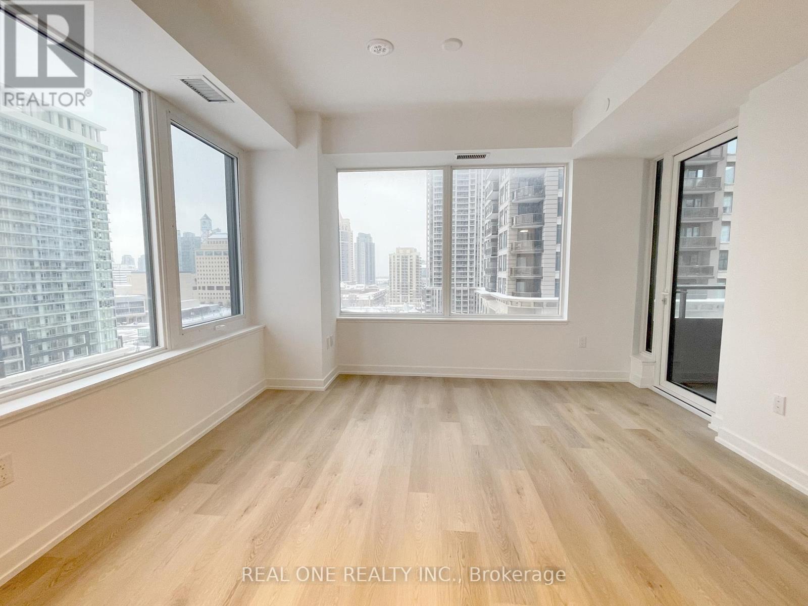 904 - 395 Square One Drive, Mississauga, Ontario  L5B 0P6 - Photo 3 - W12726594