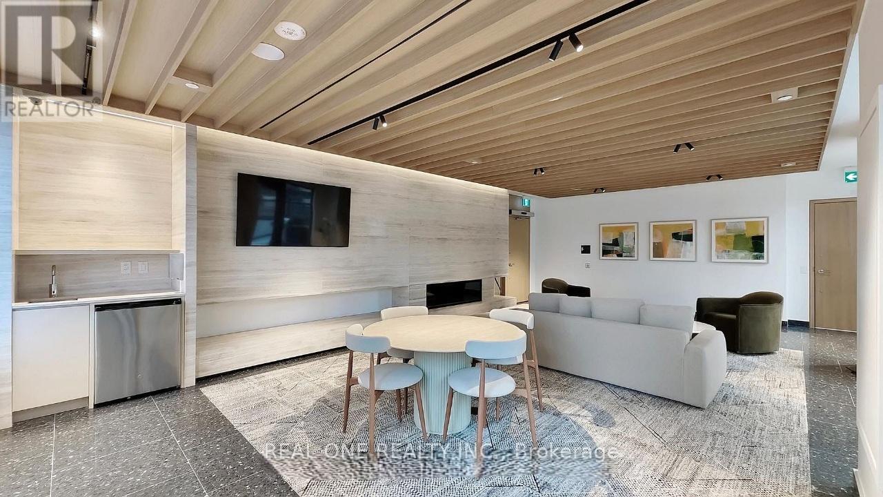 904 - 395 Square One Drive, Mississauga, Ontario  L5B 0P6 - Photo 34 - W12726594