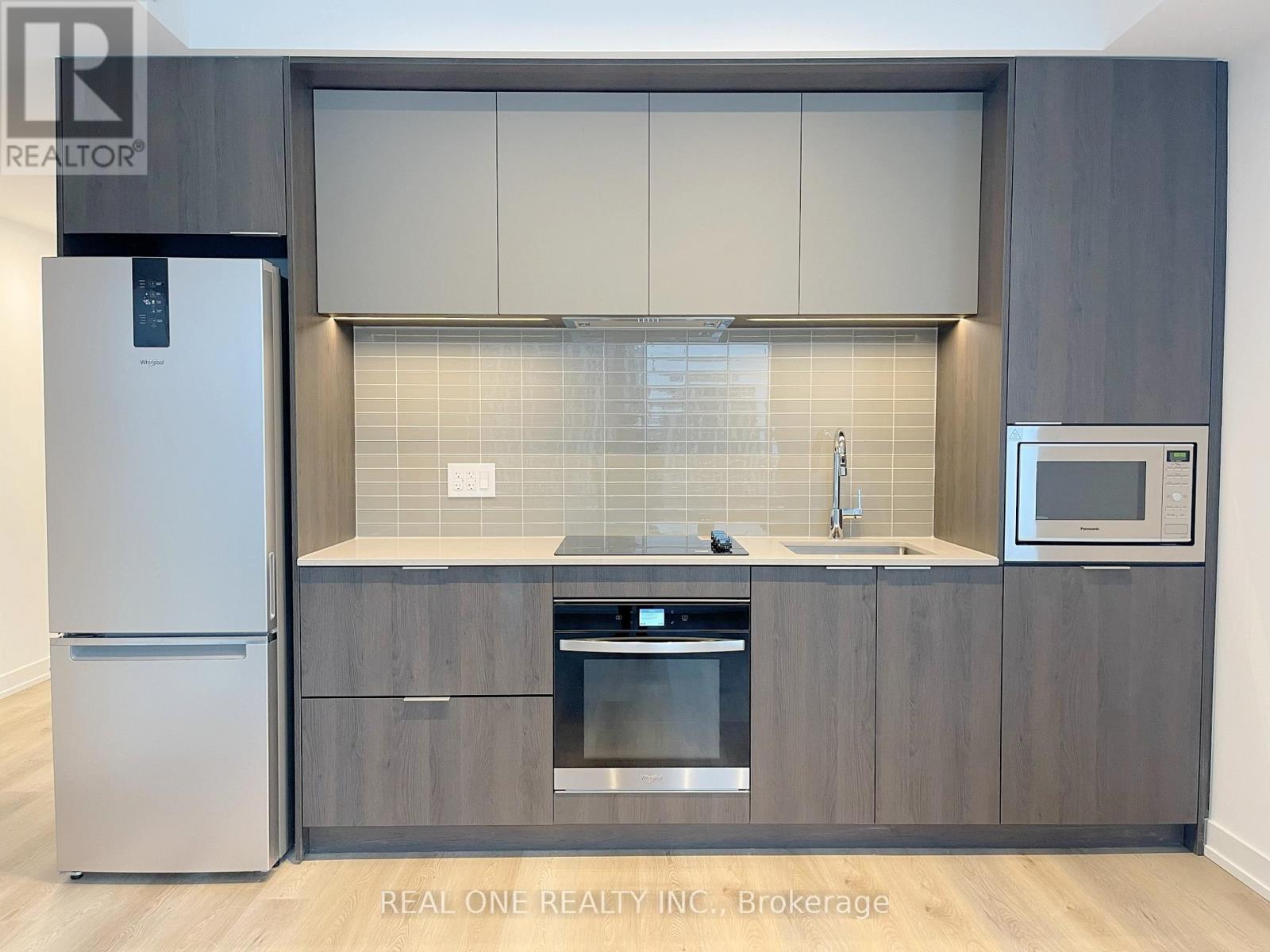 904 - 395 Square One Drive, Mississauga, Ontario  L5B 0P6 - Photo 8 - W12726594