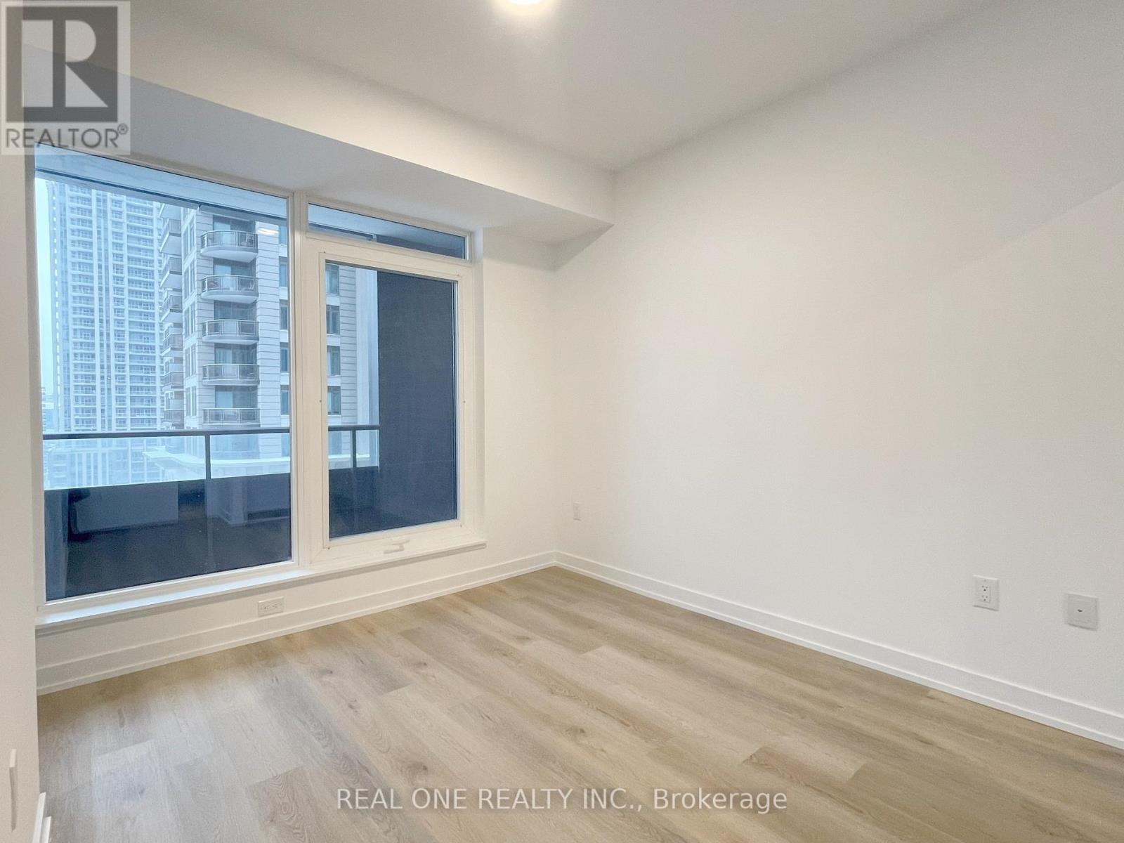 904 - 395 Square One Drive, Mississauga, Ontario  L5B 0P6 - Photo 9 - W12726594