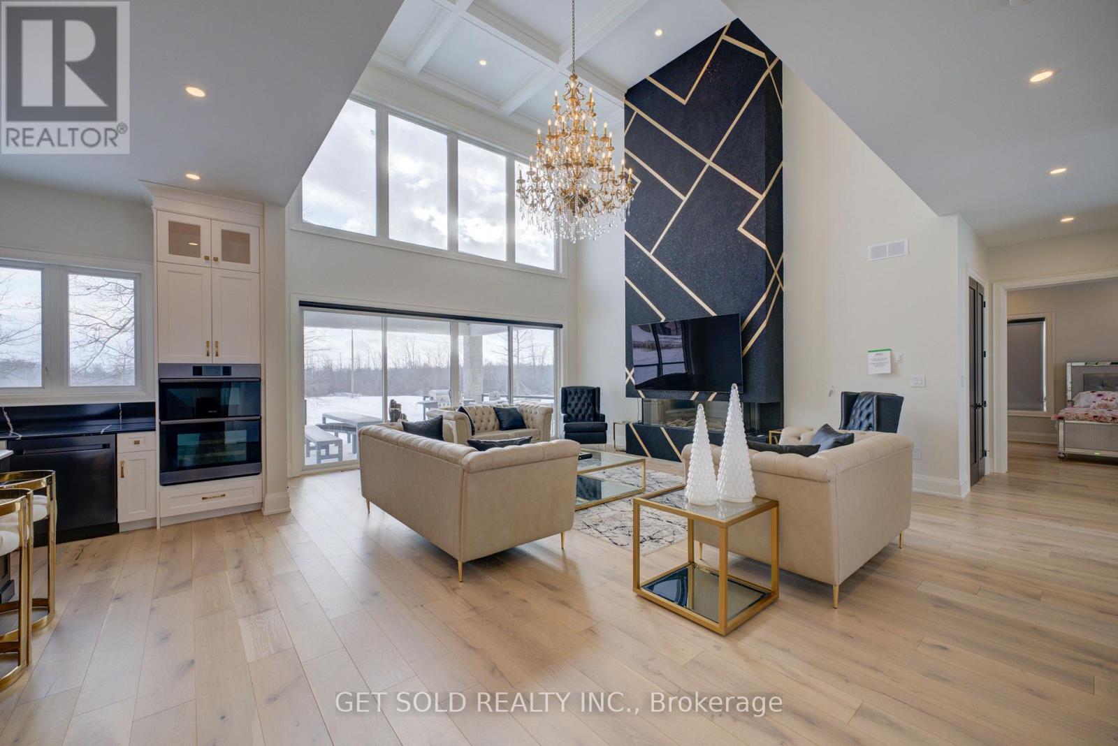 3465 Niagara River Parkway E, Fort Erie, Ontario  L0S 1S0 - Photo 3 - X12726590