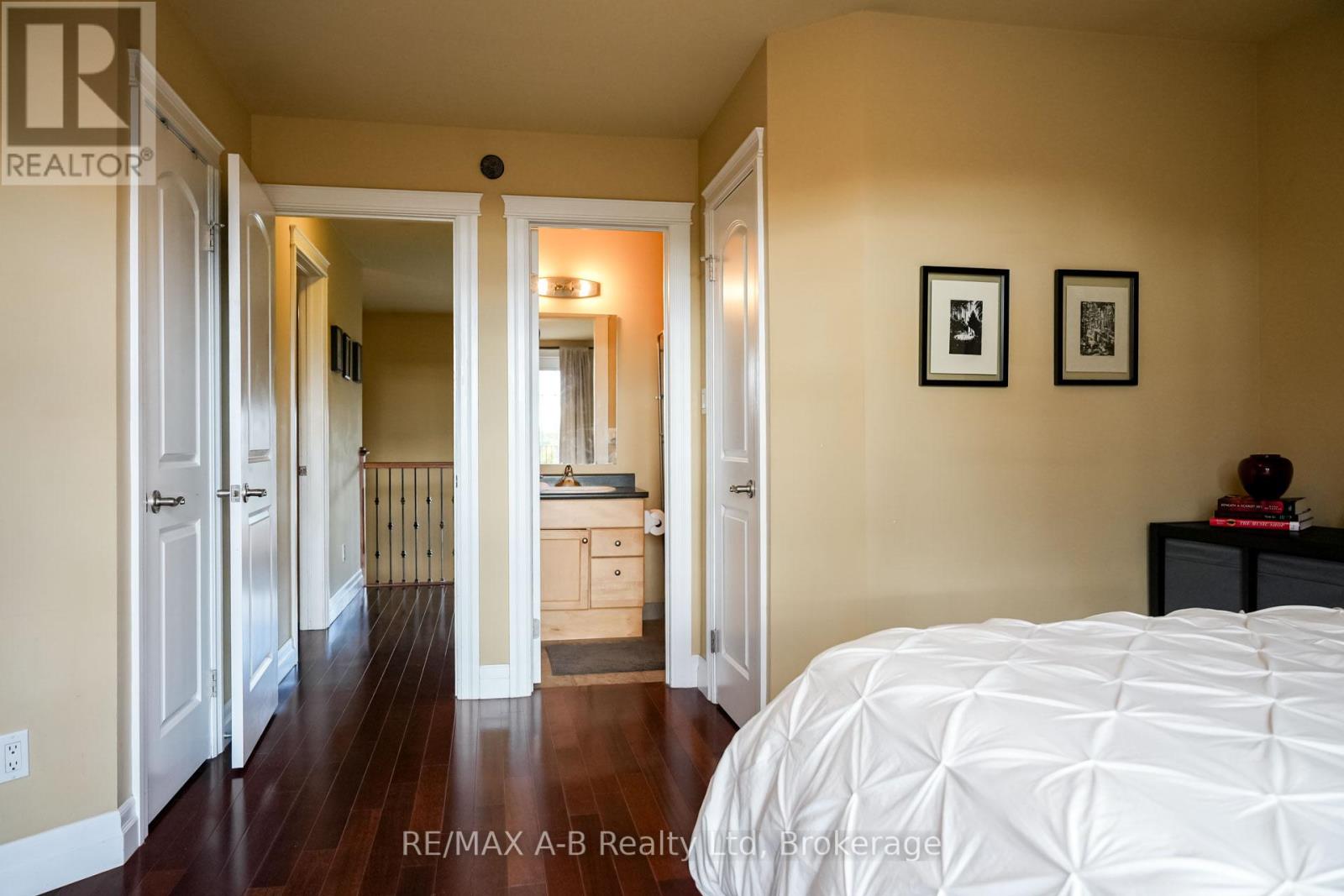 305 - 555 King Street E, Kitchener, Ontario N2G 2L9 - Photo 27 - X12480927