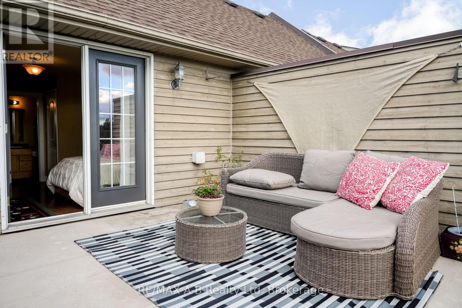 305 - 555 King Street E, Kitchener, Ontario N2G 2L9 - Photo 32 - X12480927