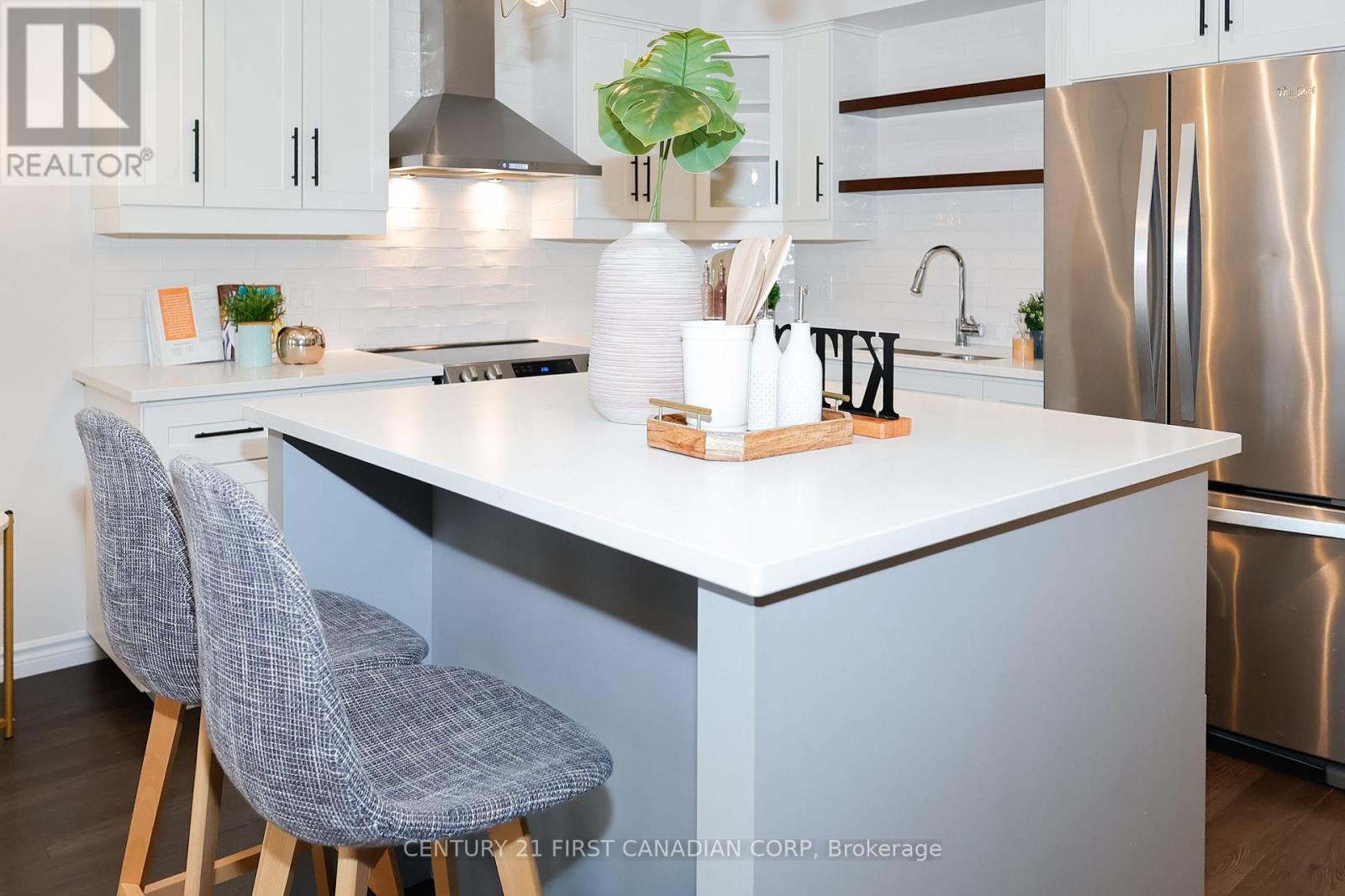 Photo 12 of 42 for 9 - 2040 Shore Road