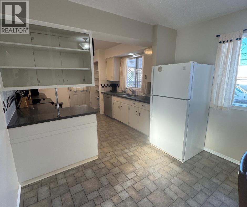 10716 105 Avenue, Fort St. John, British Columbia  V1J 2N1 - Photo 6 - R3071550