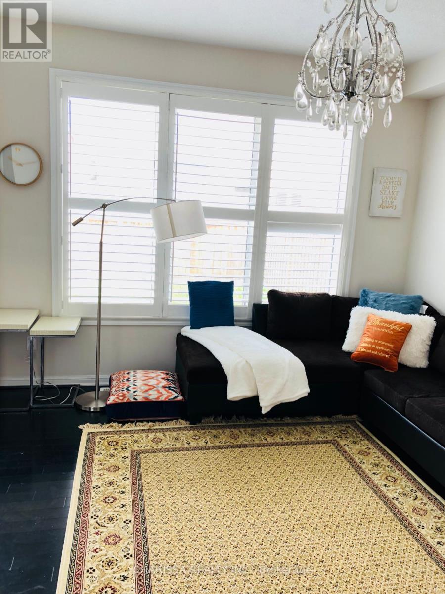 945 Farmstead Drive, Milton, Ontario  L9T 8H9 - Photo 13 - W12721252