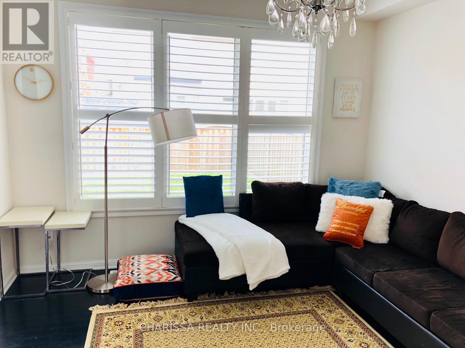 945 Farmstead Drive, Milton, Ontario  L9T 8H9 - Photo 3 - W12721252