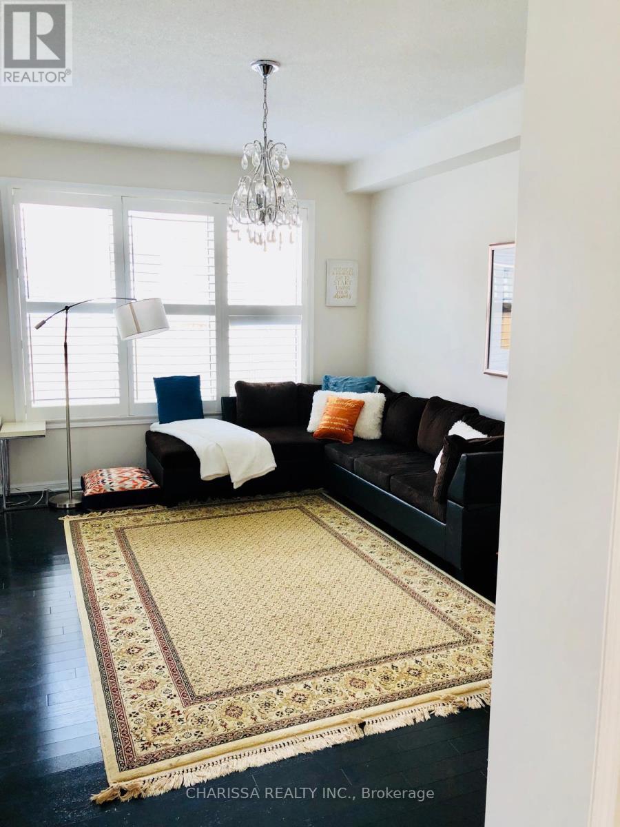 945 Farmstead Drive, Milton, Ontario  L9T 8H9 - Photo 5 - W12721252