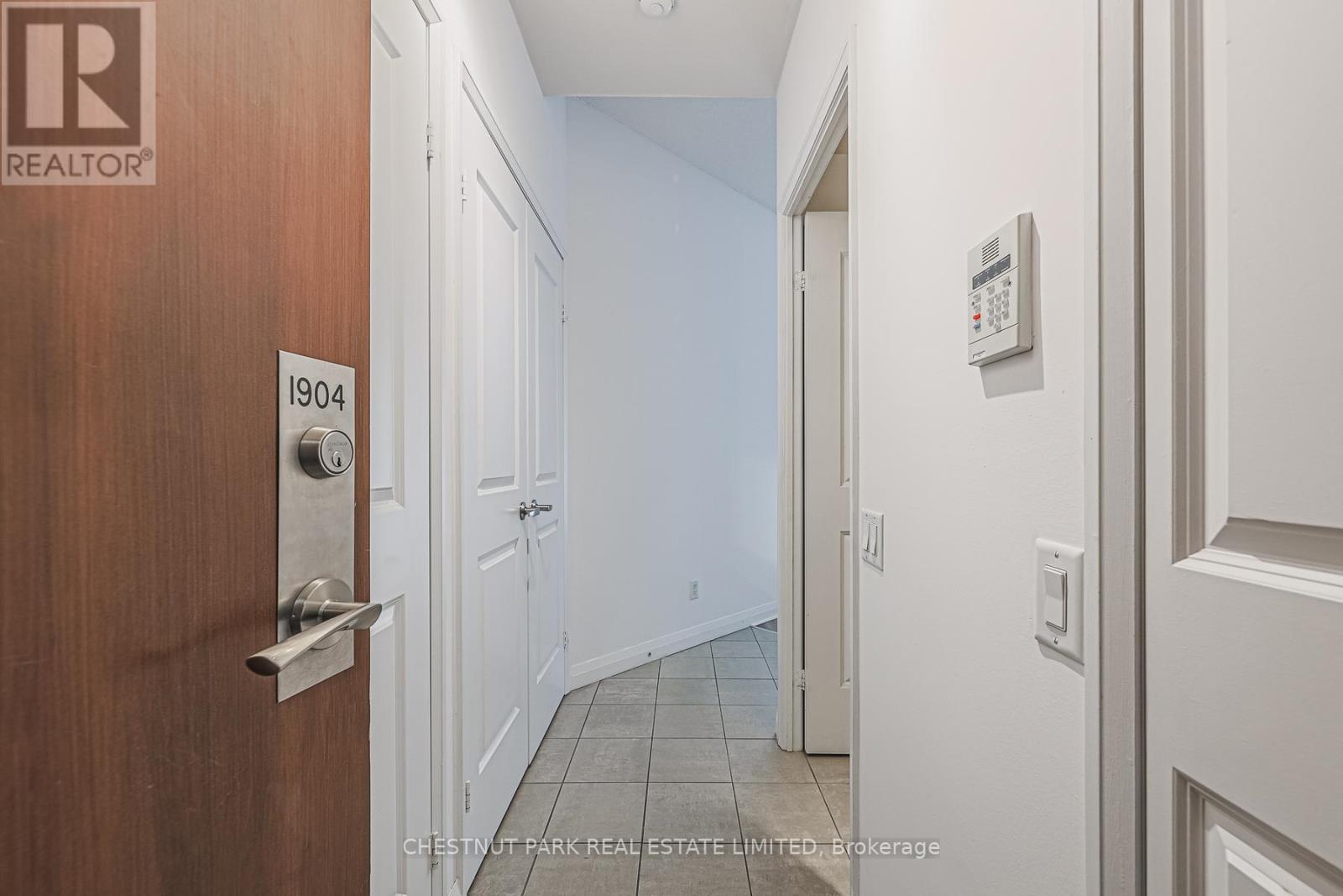 1904 - 1121 Bay Street, Toronto, Ontario  M5S 3L9 - Photo 6 - C12726624