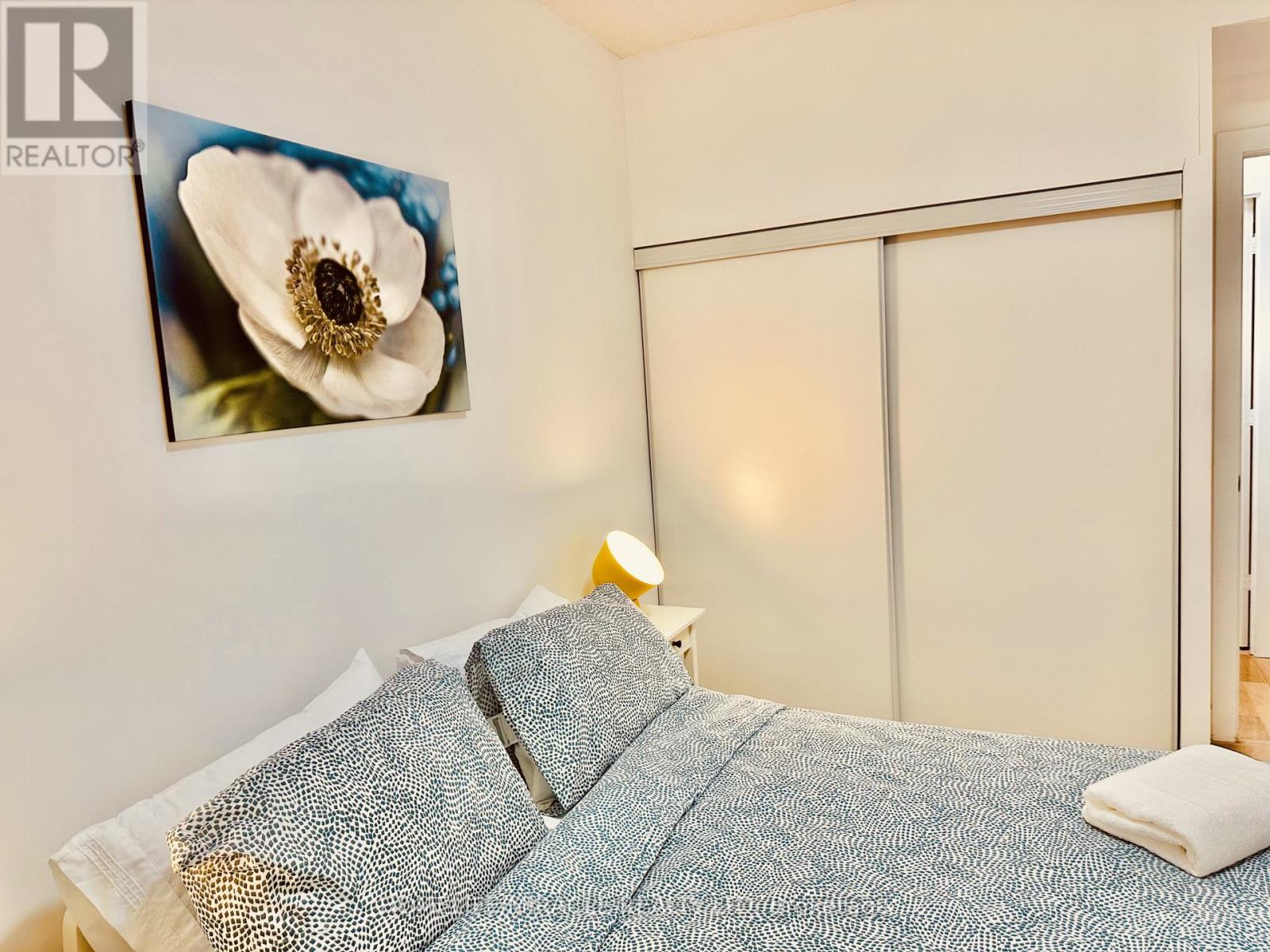 1905 - 120 Homewood Avenue, Toronto, Ontario  M4Y 2J3 - Photo 10 - C12726632