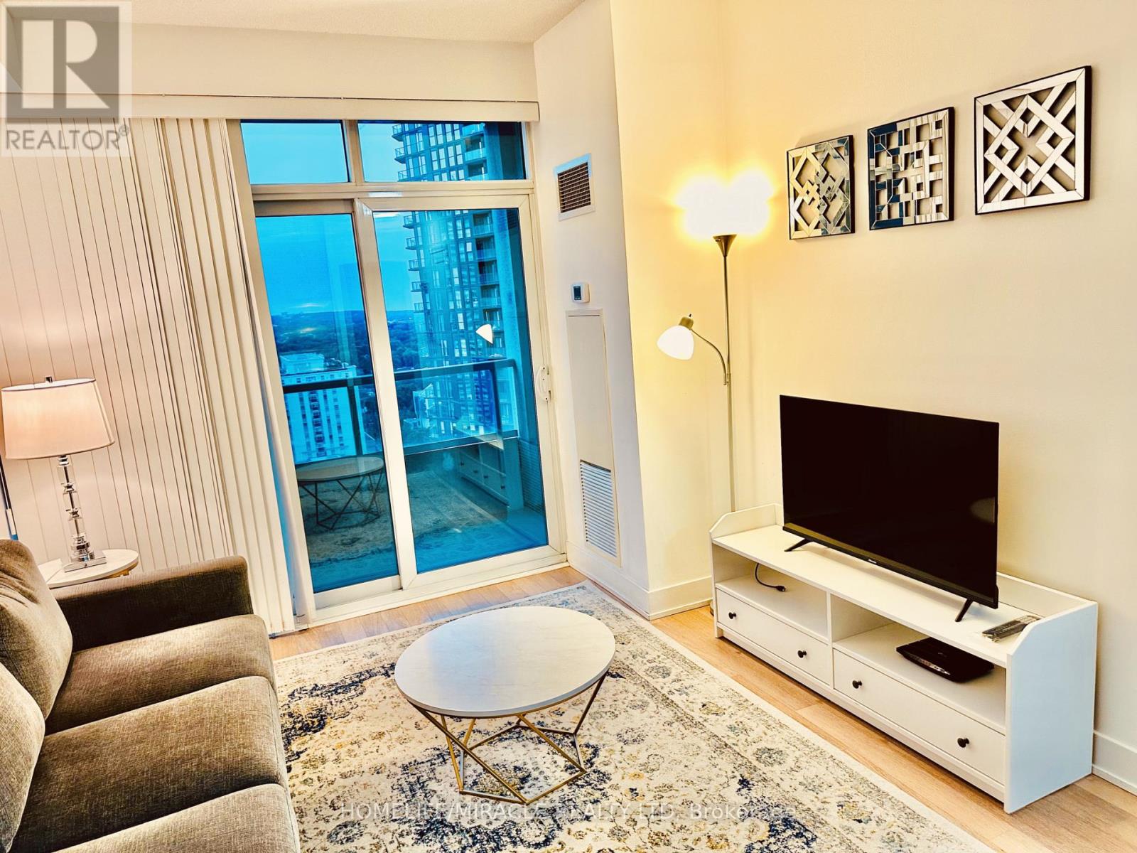 1905 - 120 Homewood Avenue, Toronto, Ontario  M4Y 2J3 - Photo 2 - C12726632