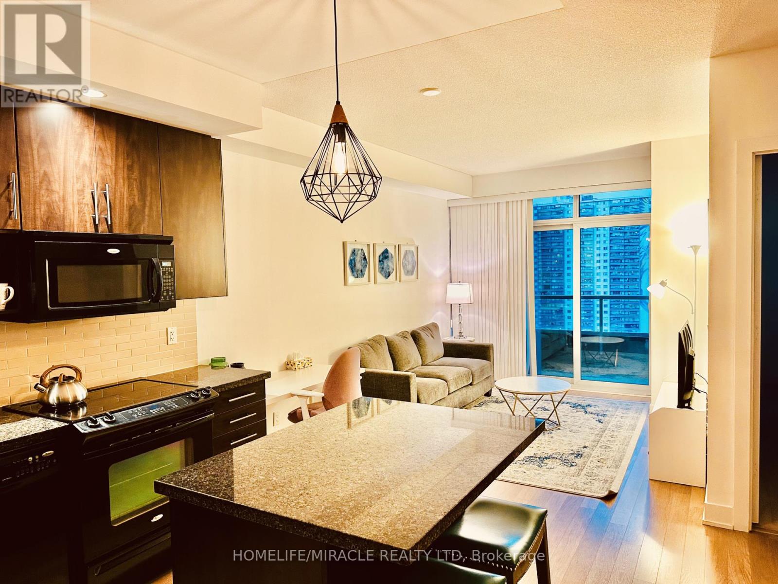 1905 - 120 Homewood Avenue, Toronto, Ontario  M4Y 2J3 - Photo 5 - C12726632