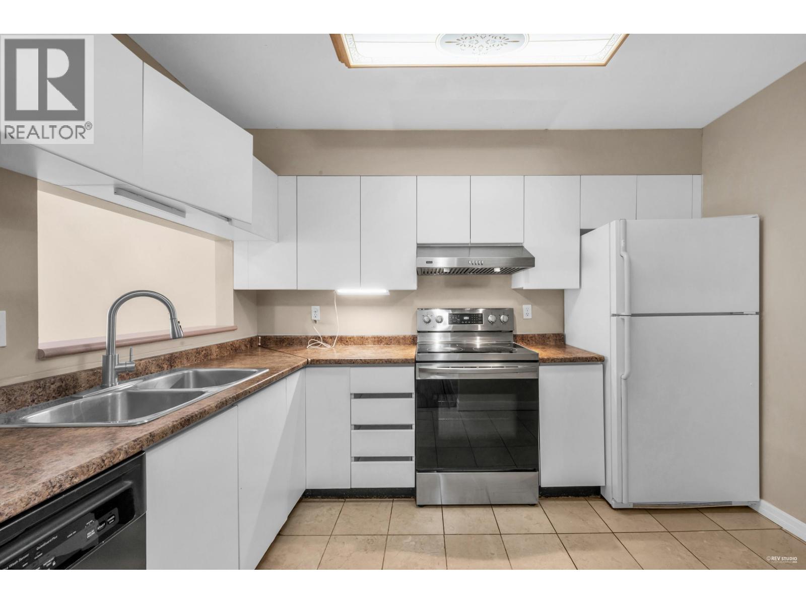 411 525 Agnes Street, New Westminster, British Columbia  V3L 1G2 - Photo 8 - R3068824