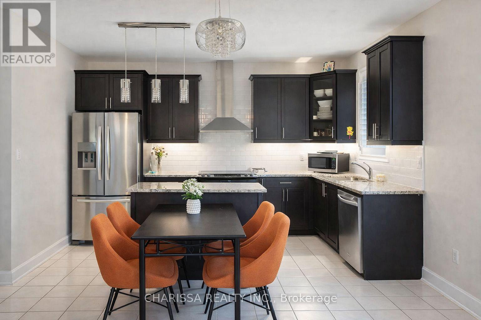 945 Farmstead Drive, Milton, Ontario  L9T 8H9 - Photo 2 - W12721252