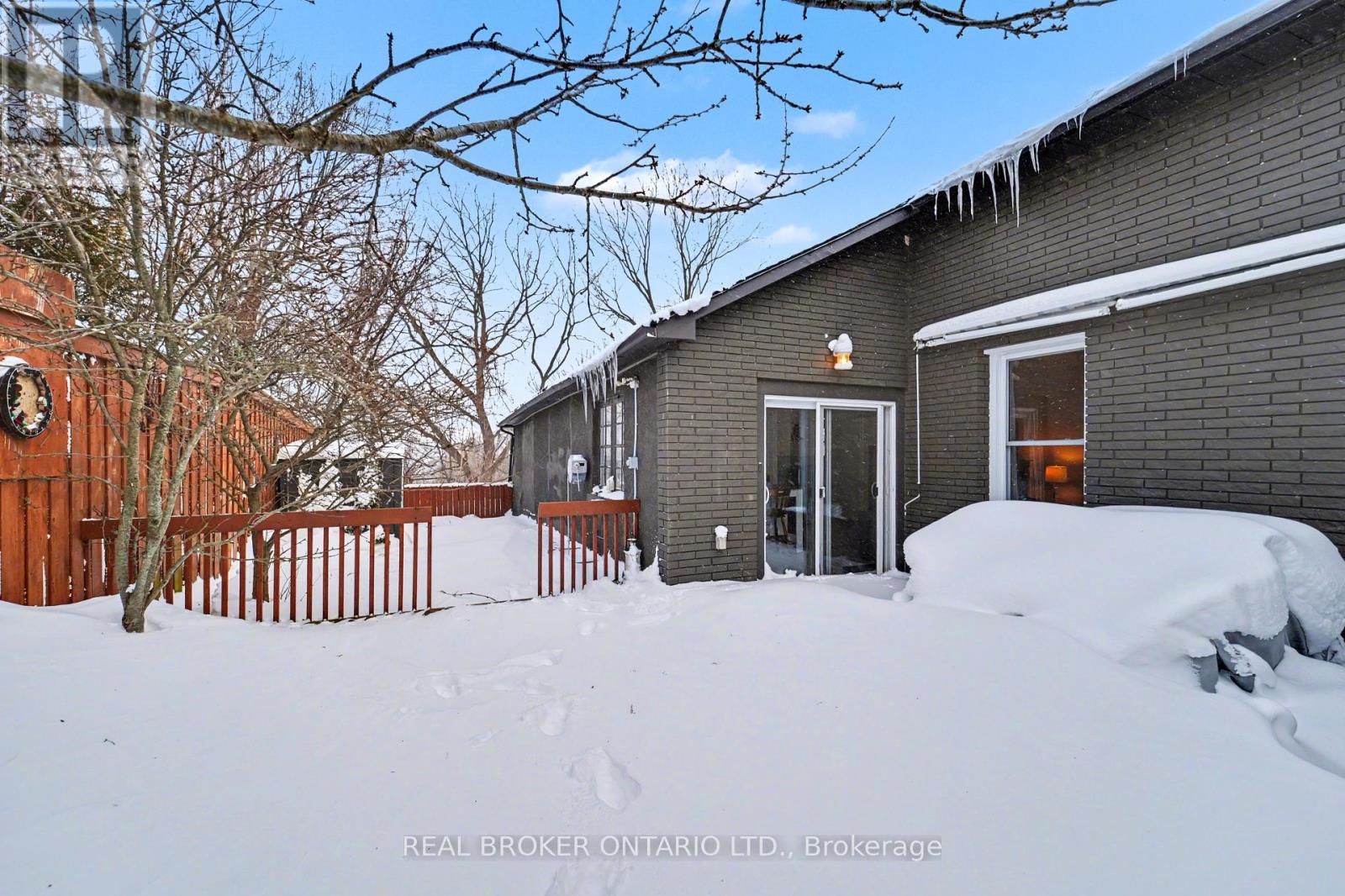 664 Olde Victoria Street, Kincardine, Ontario  N2Z 2A5 - Photo 38 - X12726614