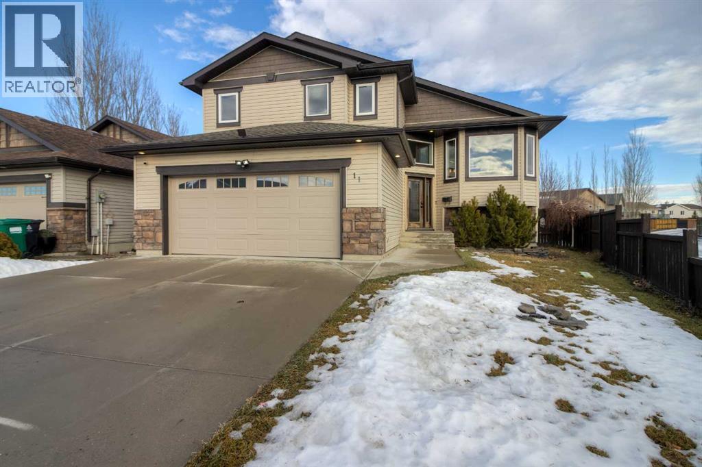 11 Cougar Cove N, Lethbridge, Alberta