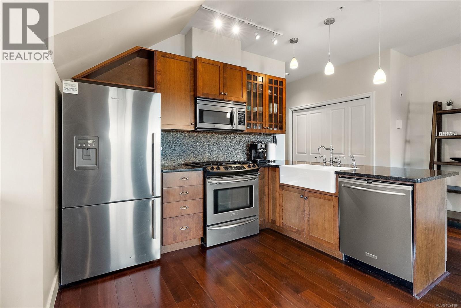 407 2006 Troon Crt, Langford, British Columbia  V9B 6T4 - Photo 11 - 1024104