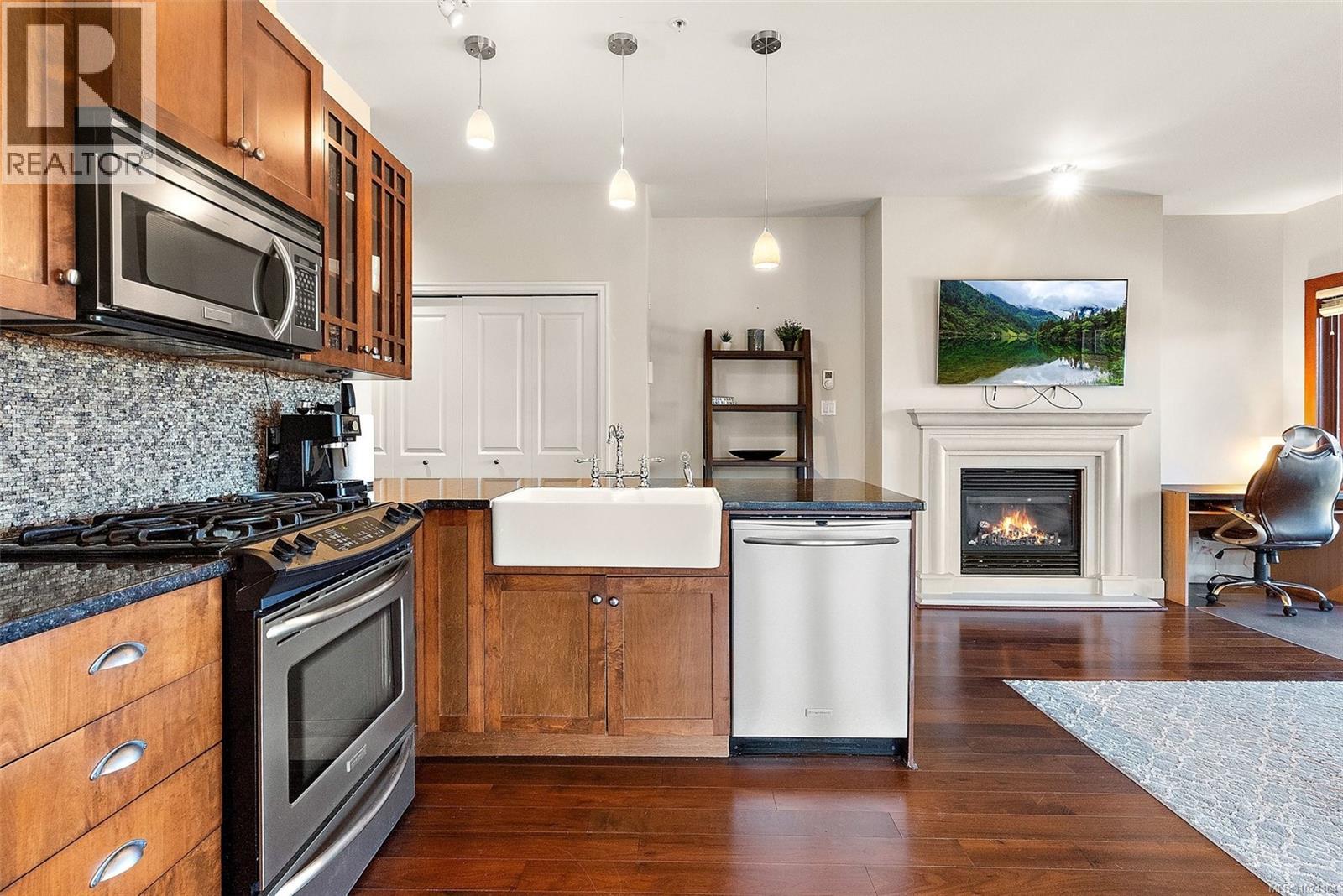 407 2006 Troon Crt, Langford, British Columbia  V9B 6T4 - Photo 12 - 1024104