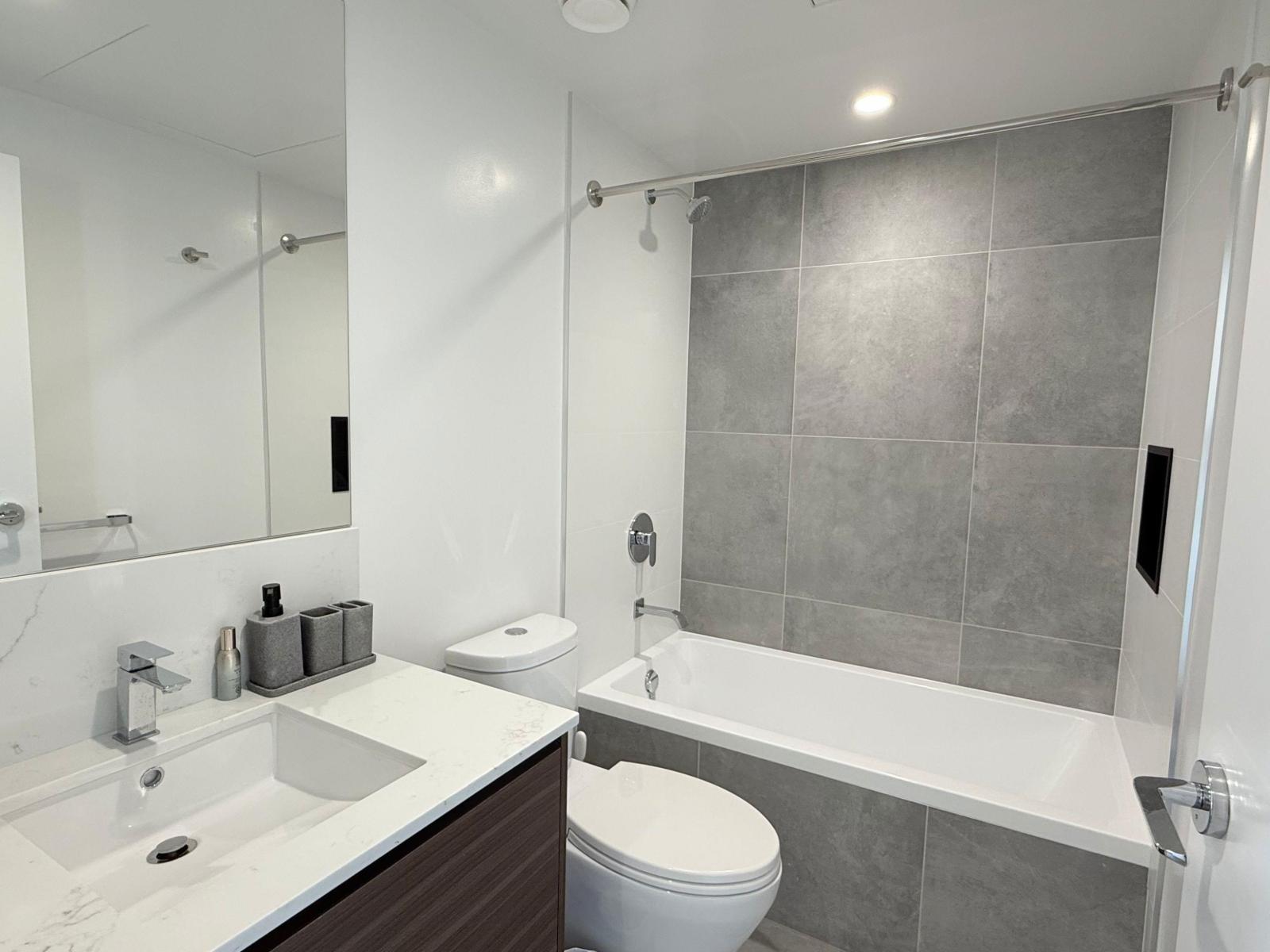 3304 13745 George Junction Street, Surrey, British Columbia  V3T 4Y3 - Photo 7 - R3079093