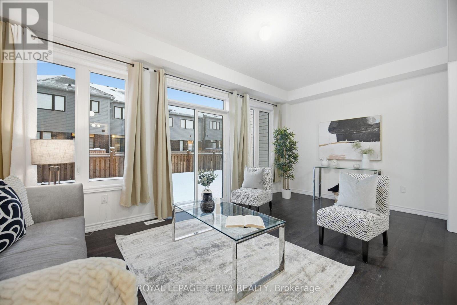 29 Tamworth Terrace, Barrie, Ontario  L9J 0W5 - Photo 13 - S12725006