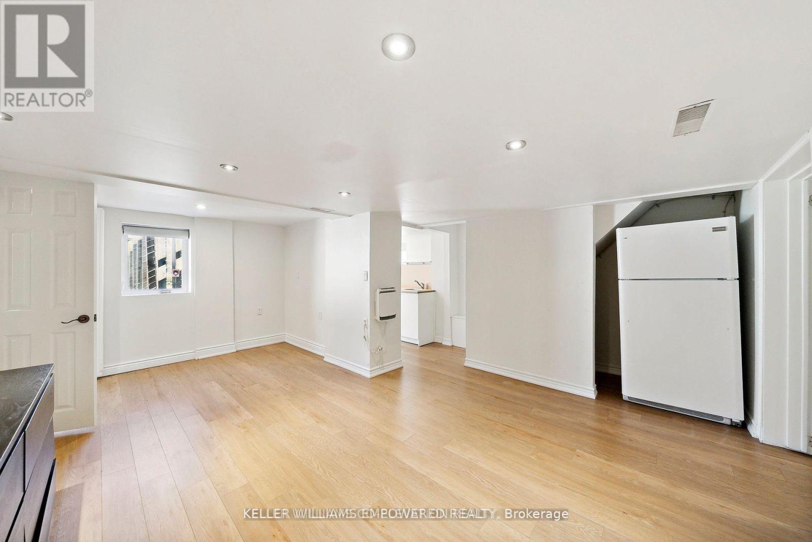 Basement - 681 Scarlett Road, Toronto, Ontario  M9P 2T3 - Photo 11 - W12726646