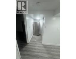 18 INGLESIDE Drive, Kitchener, Ontario