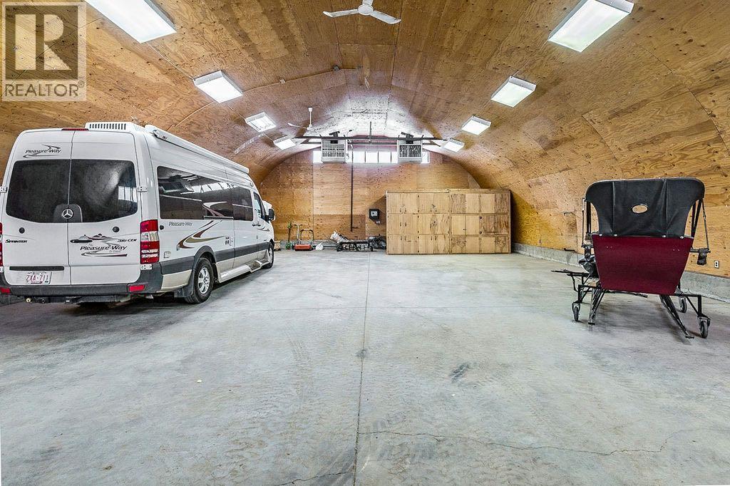 258100 16 Street E, De Winton, Alberta  Y1S 3M1 - Photo 41 - A2272630