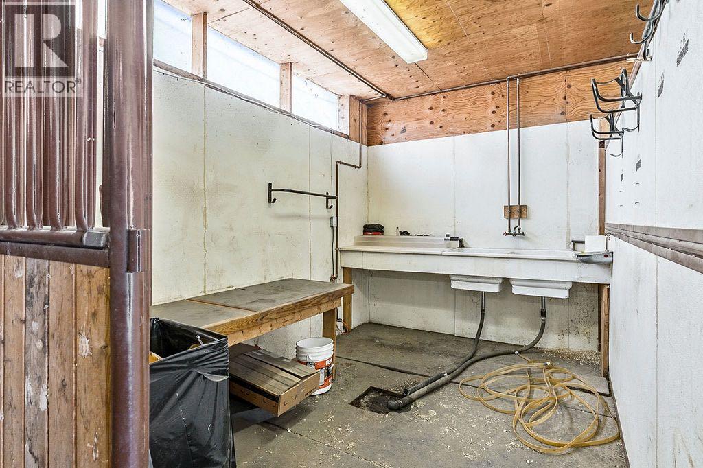 258100 16 Street E, De Winton, Alberta  Y1S 3M1 - Photo 35 - A2272630