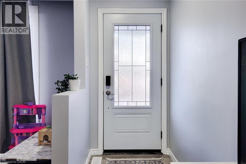 212 Grace Avenue, Hamilton, Ontario  L8H 3X3 - Photo 4 - 40792818