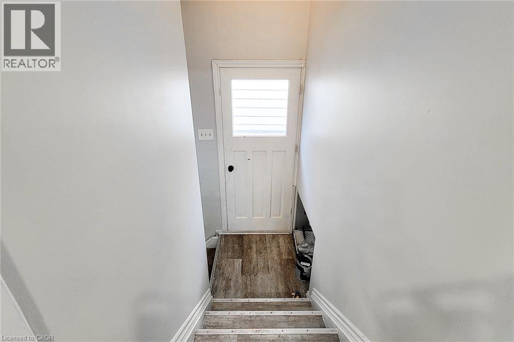 212 Grace Avenue, Hamilton, Ontario  L8H 3X3 - Photo 17 - 40792818