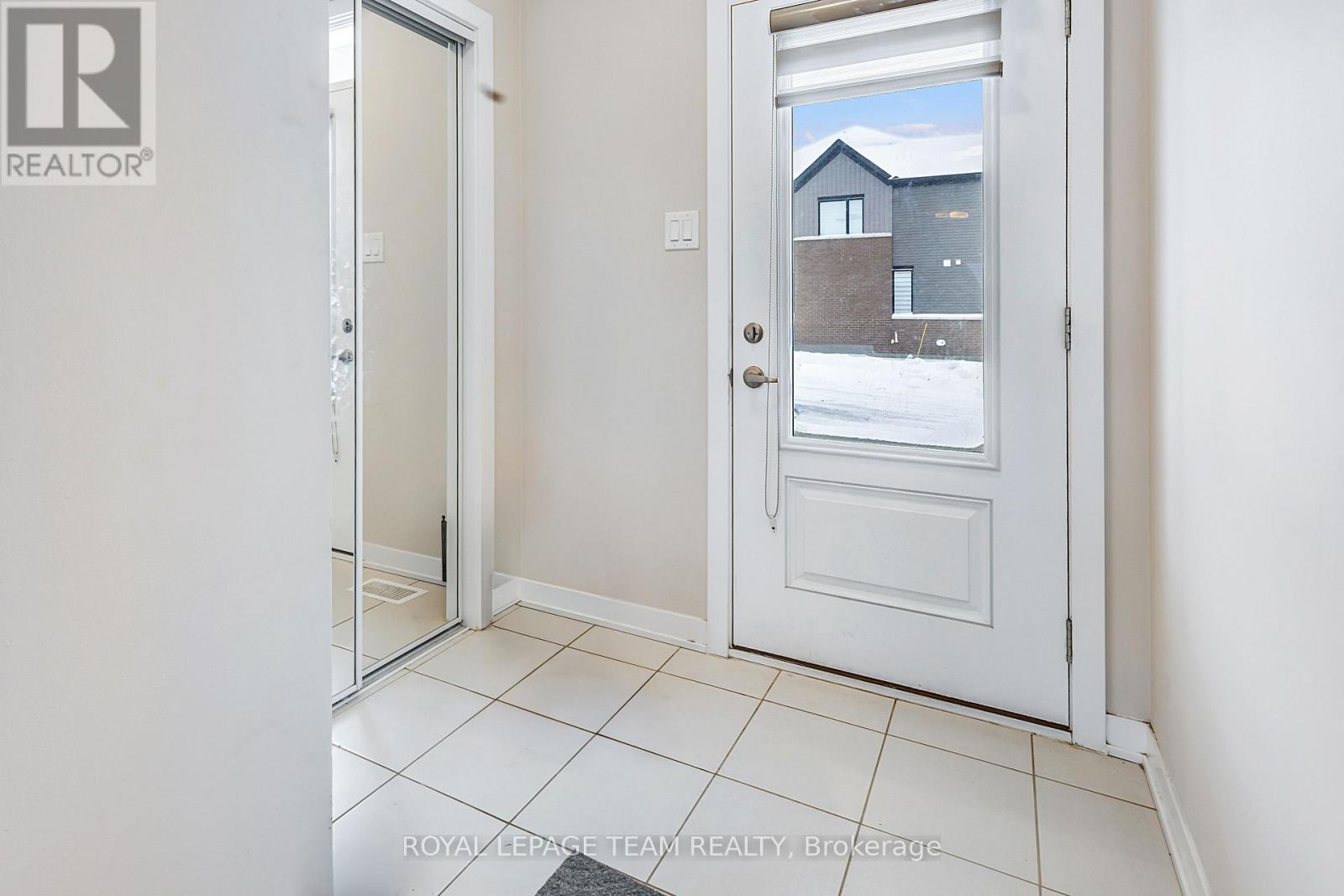 819 Andesite Terrace, Ottawa, Ontario  K2J 7H4 - Photo 6 - X12726674