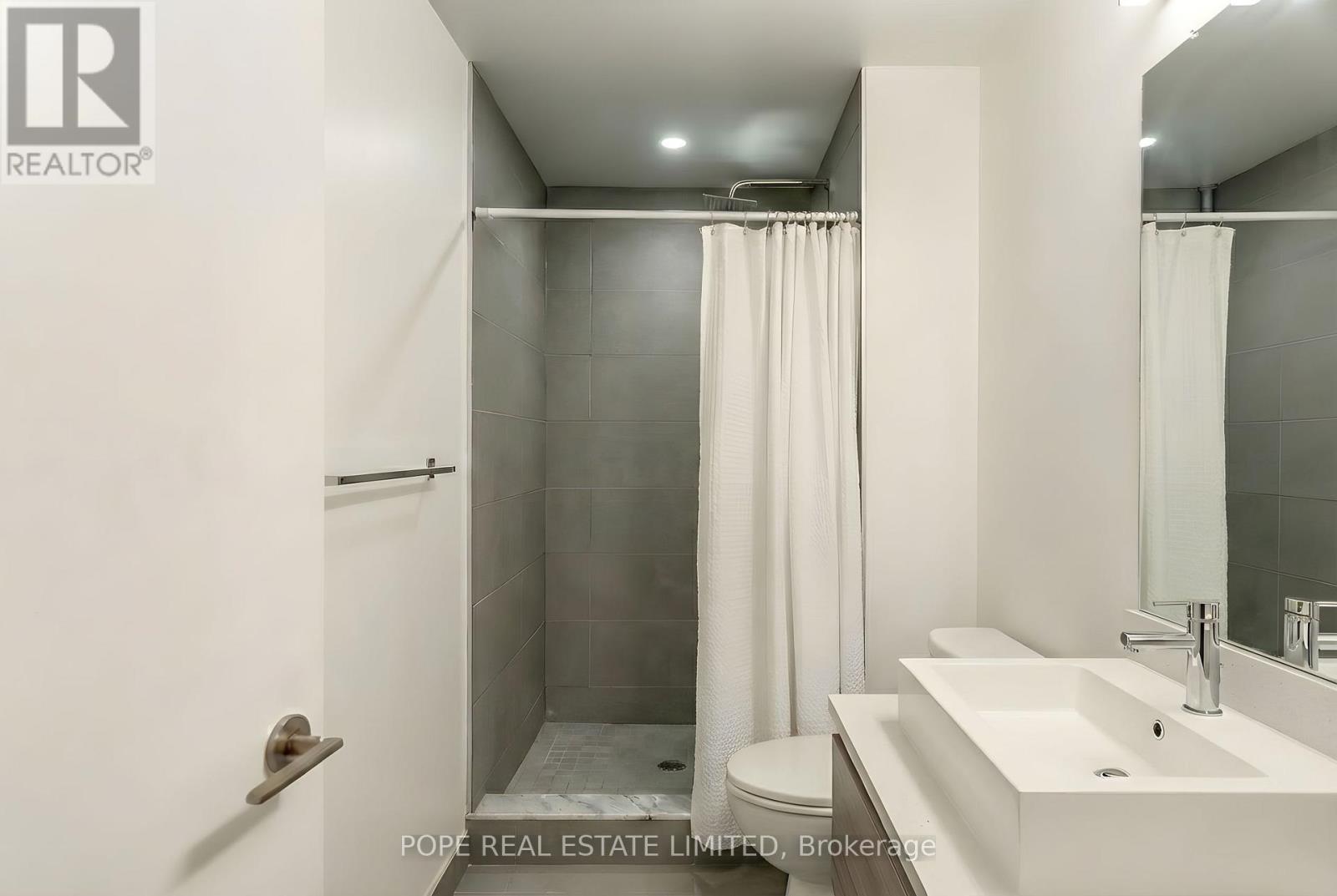 1408 - 111 Bathurst Street, Toronto, Ontario  M5V 0M9 - Photo 11 - C12726672