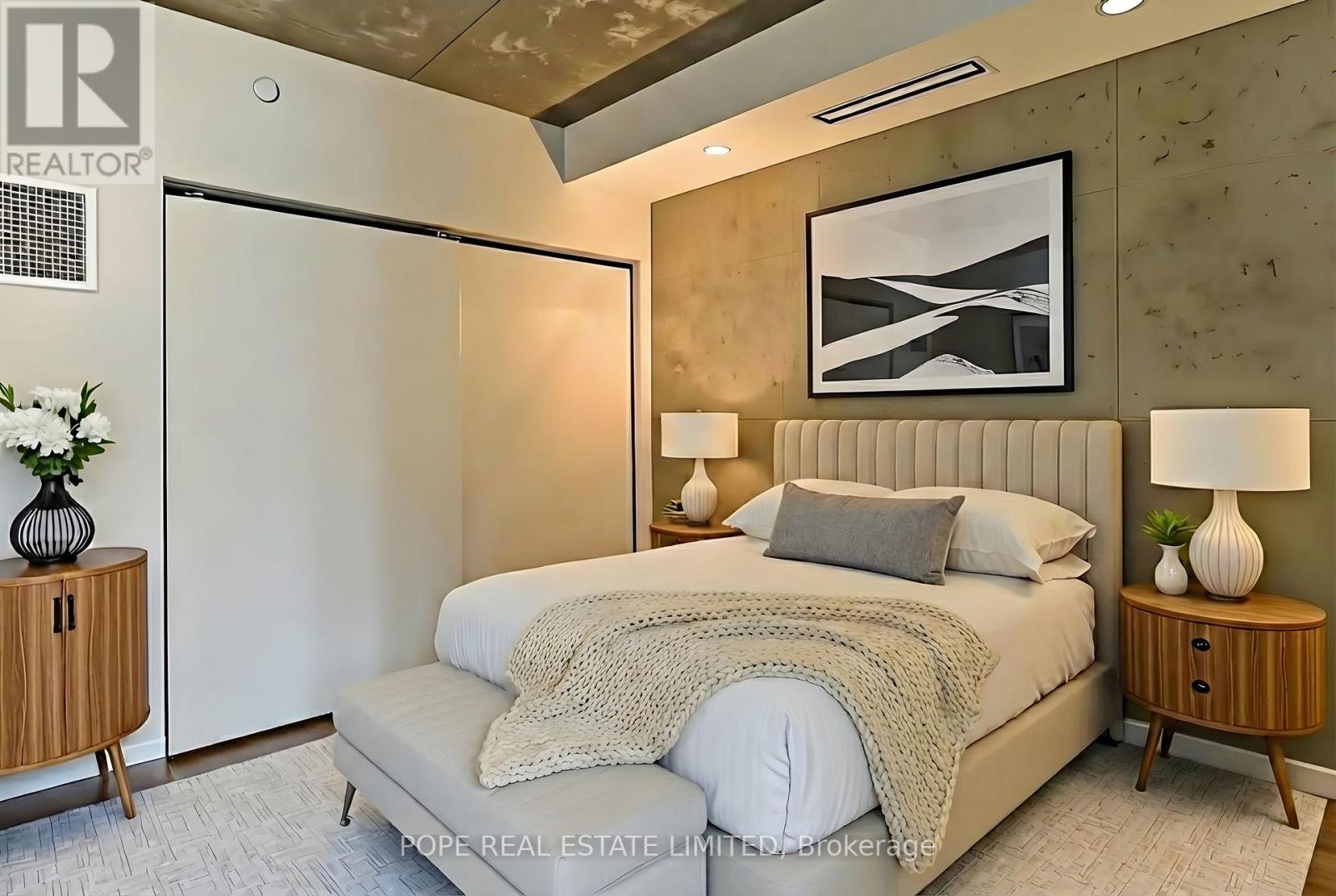 1408 - 111 Bathurst Street, Toronto, Ontario  M5V 0M9 - Photo 2 - C12726672