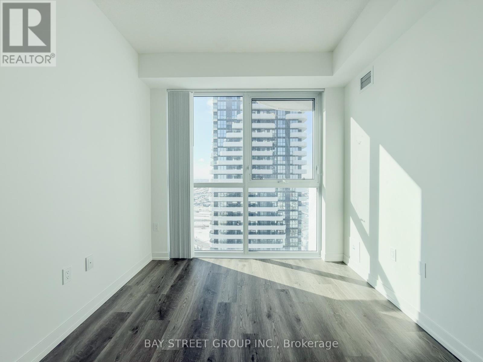 5015 - 8 Interchange Way, Vaughan, Ontario  L4K 0R2 - Photo 13 - N12726676