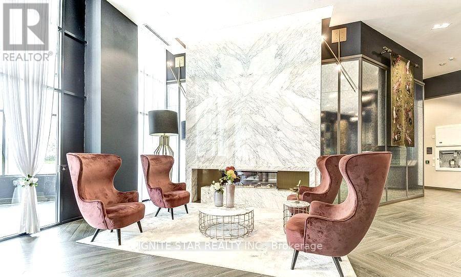 817 - 405 Dundas Street W, Oakville, Ontario  L6M 5P9 - Photo 3 - W12726682