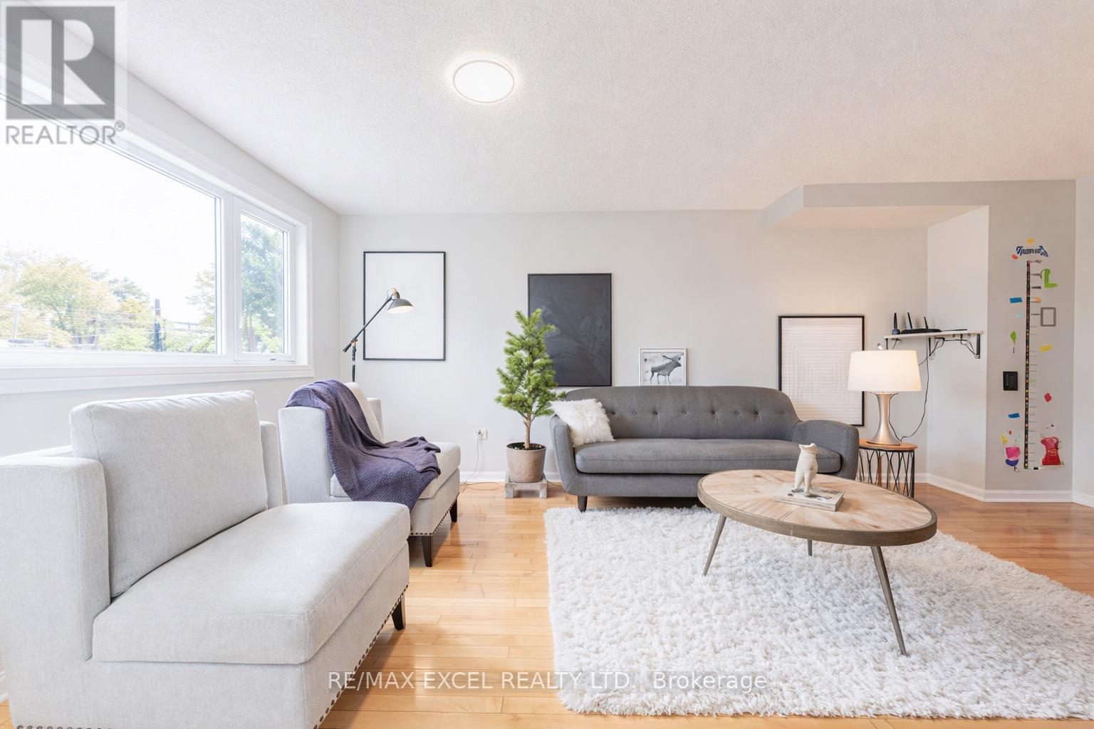 21 Brimstone Crescent, Toronto, Ontario  M1V 3C8 - Photo 2 - E12684966