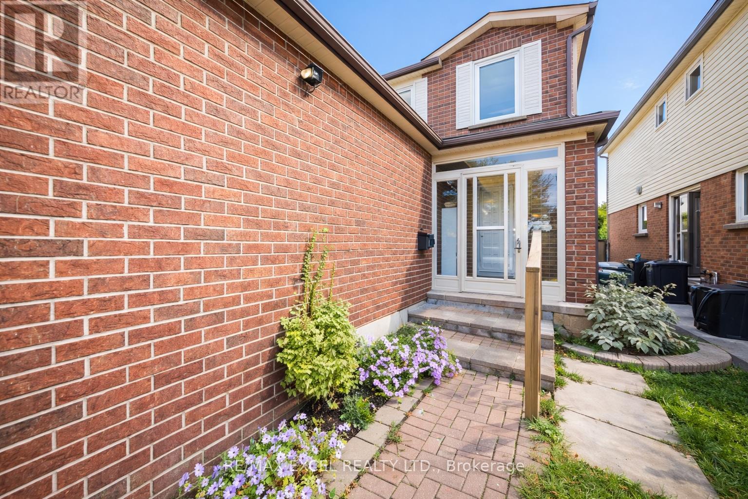 21 Brimstone Crescent, Toronto, Ontario  M1V 3C8 - Photo 5 - E12684966