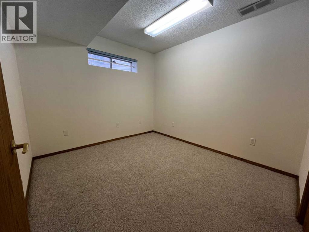 127 Douglasbank Court Se, Calgary, Alberta  T2Z 2C3 - Photo 24 - A2279428