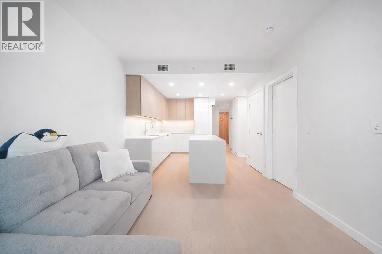 909 2108 GILMORE AVENUE, Burnaby, British Columbia