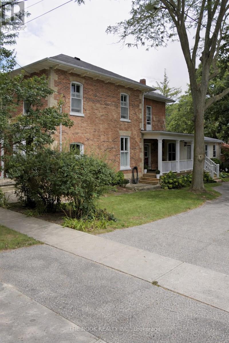 39 Centre Street, Clarington, Ontario  L1C 2Y2 - Photo 2 - E12726706