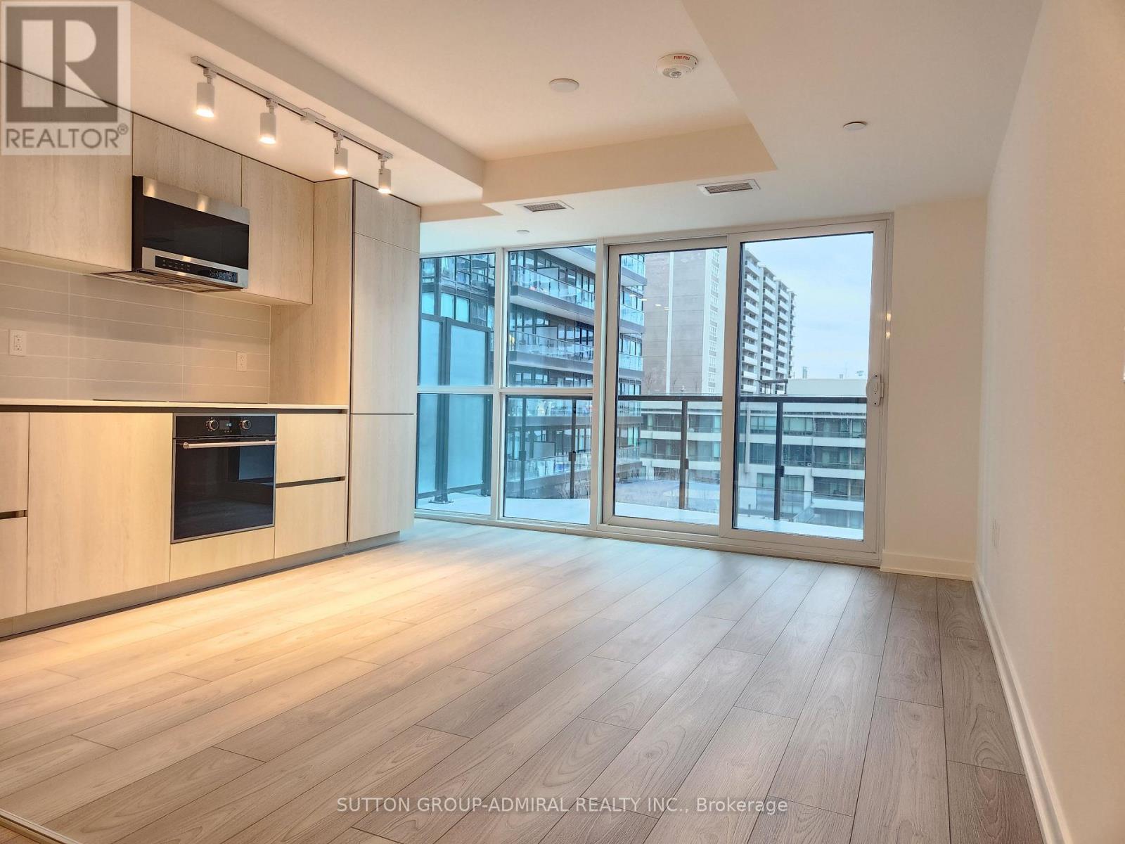 813 - 120 BROADWAY AVENUE, Toronto, Ontario