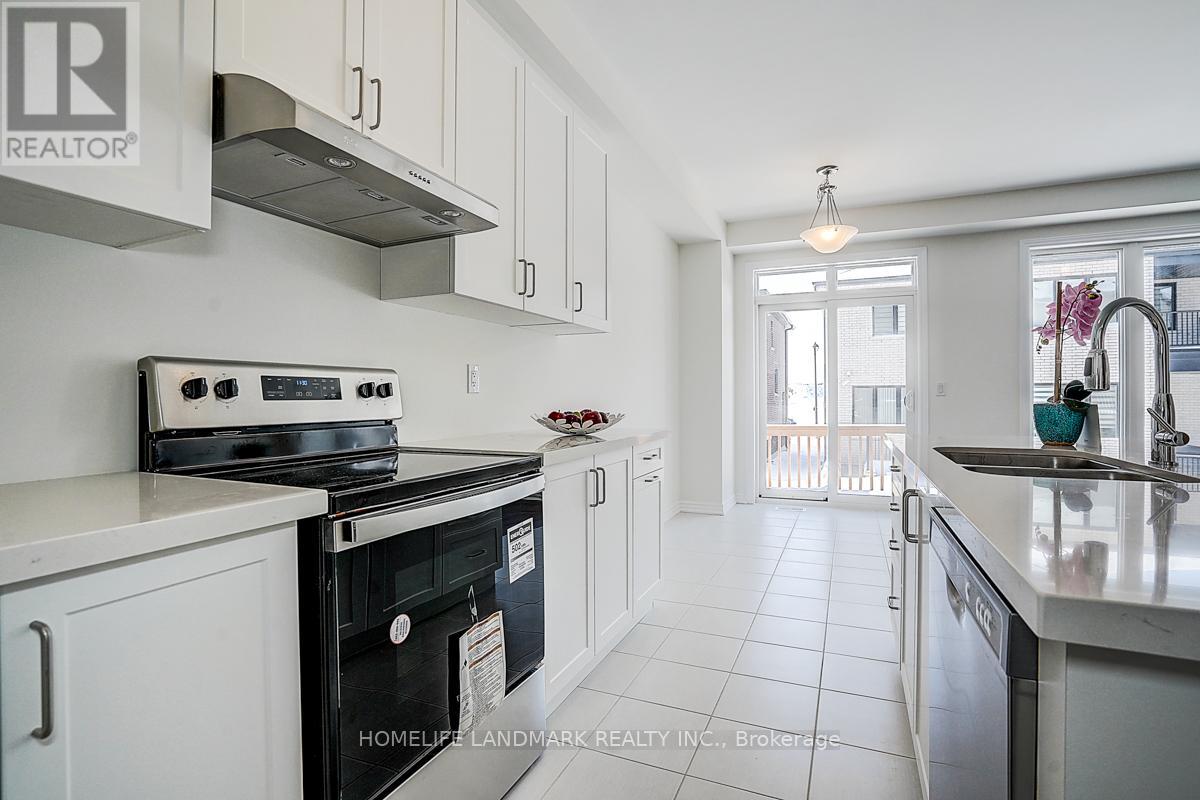 22 Freeman Williams Street, Markham, Ontario  L6C 3M8 - Photo 12 - N12726718