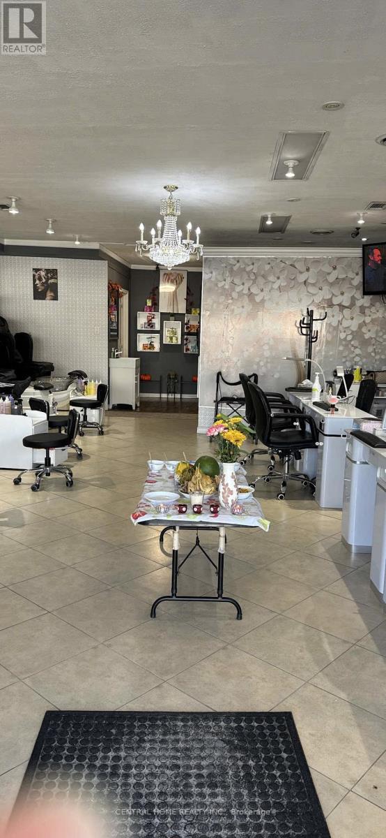 04 - 540 Davis Drive, Newmarket, Ontario  L3Y 2P3 - Photo 2 - N12726726