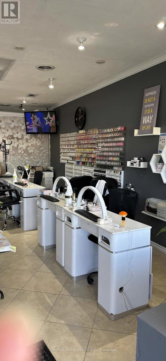 04 - 540 Davis Drive, Newmarket, Ontario  L3Y 2P3 - Photo 3 - N12726726