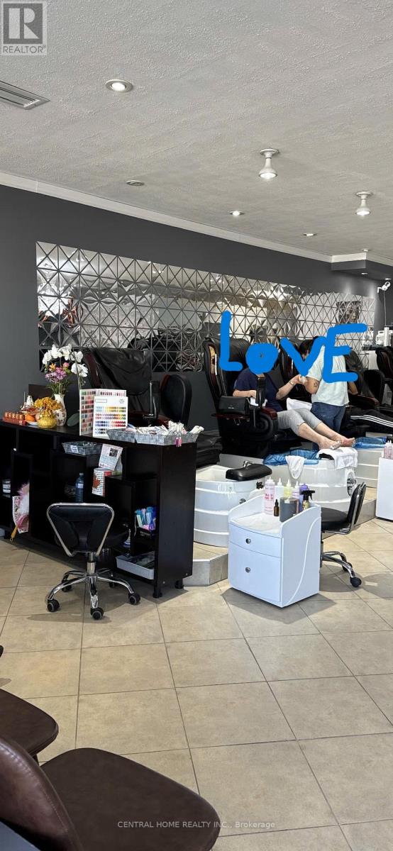 04 - 540 Davis Drive, Newmarket, Ontario  L3Y 2P3 - Photo 4 - N12726726