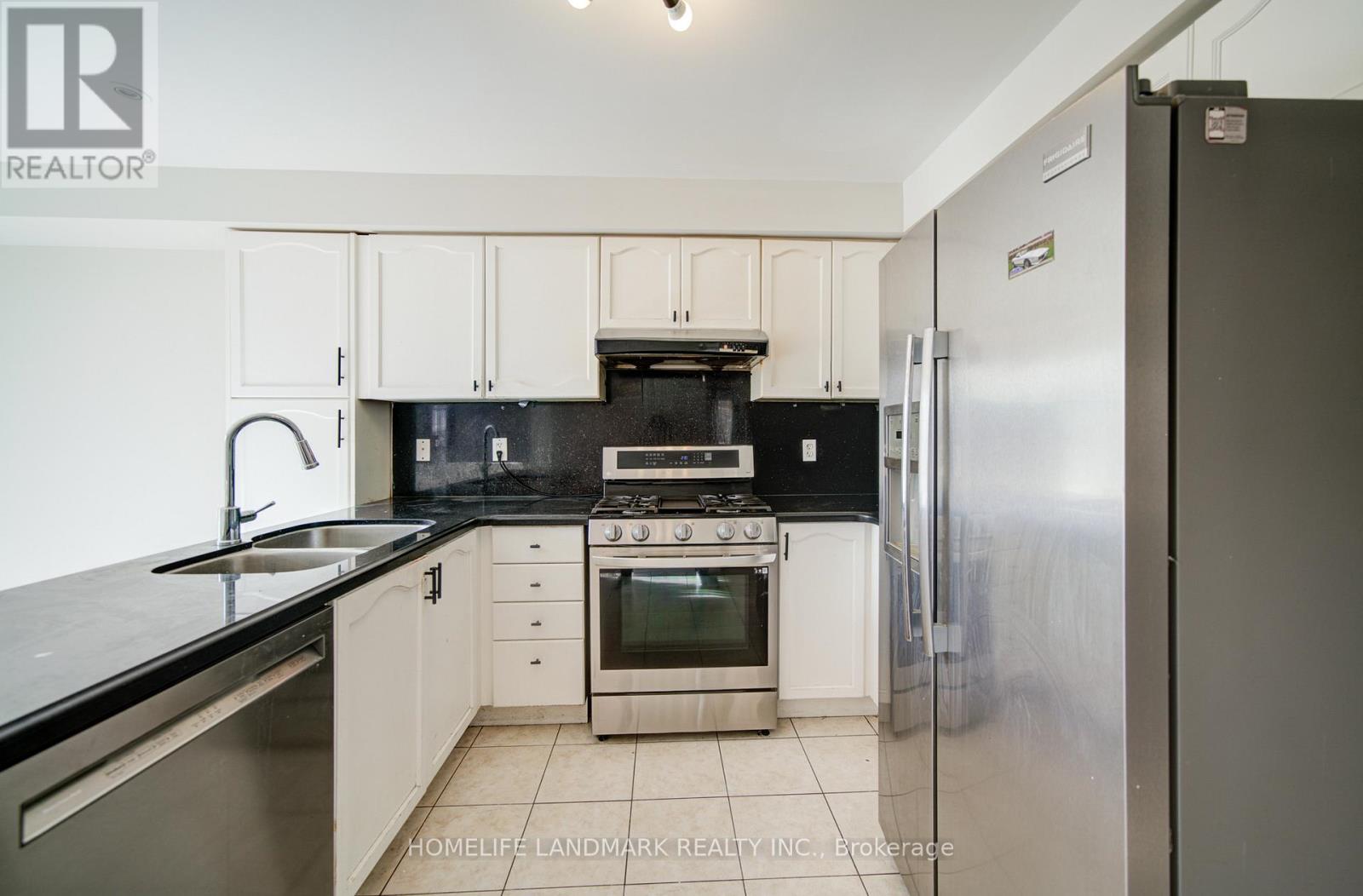 4719 Apple Blossom Circle, Mississauga, Ontario  L5V 3C7 - Photo 14 - W12726730