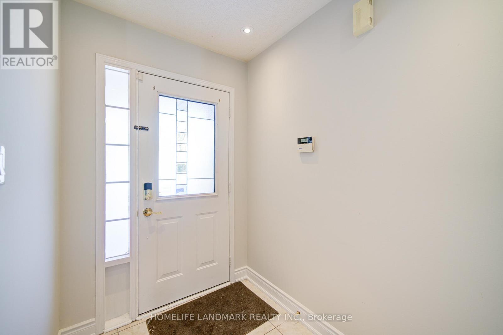 4719 Apple Blossom Circle, Mississauga, Ontario  L5V 3C7 - Photo 4 - W12726730