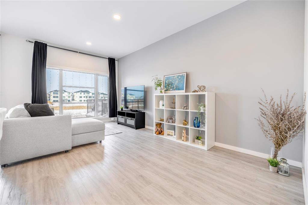 761 Bridge Lake Drive, Winnipeg, Manitoba  R3Y 0Y8 - Photo 14 - 202601141