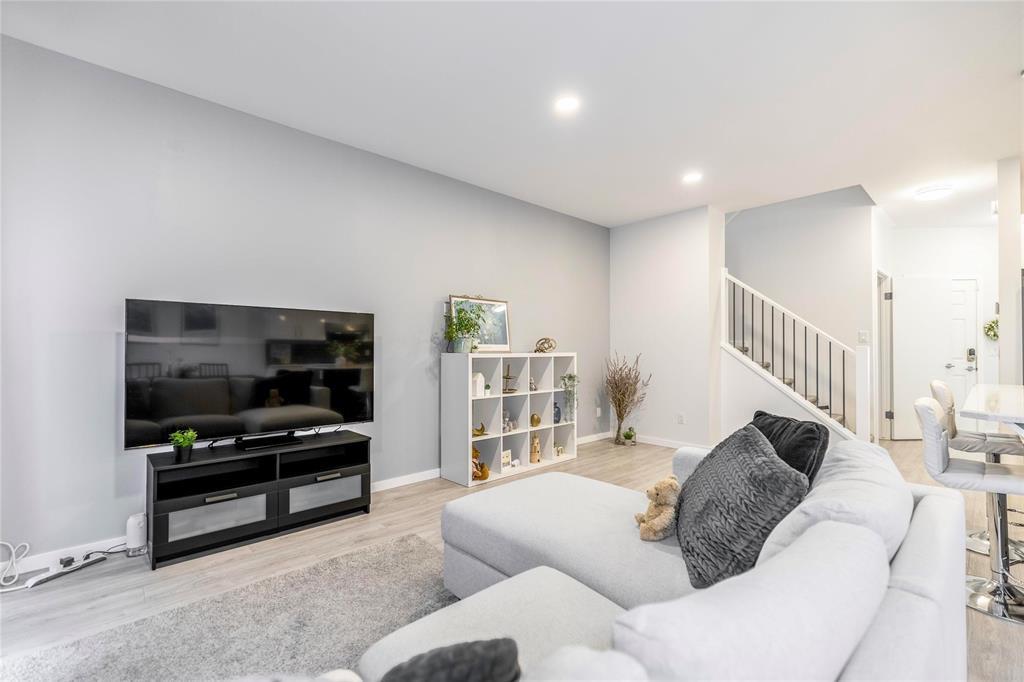 761 Bridge Lake Drive, Winnipeg, Manitoba  R3Y 0Y8 - Photo 15 - 202601141